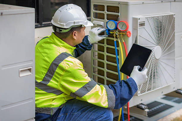 Professional Hvac technician working in Addison, TX